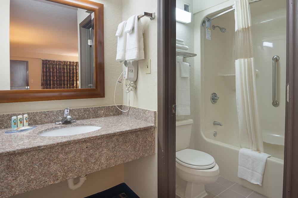 Quality Inn Commerce At I-85 Экстерьер фото